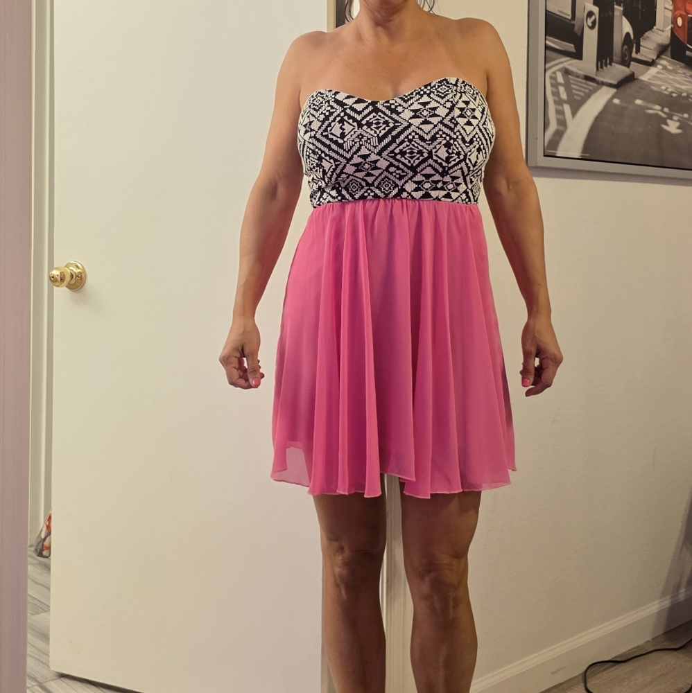 Windsor Pink and Black Strapless Sundress